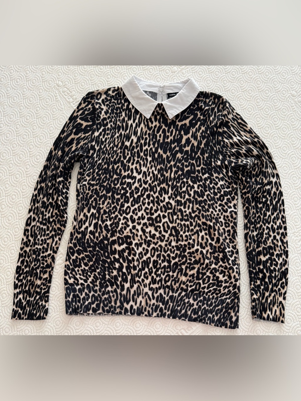 Cable & Gauge Leopard Sweater Top w/ White Cotton Collar Black Cream Ladies Med - Picture 2 of 12